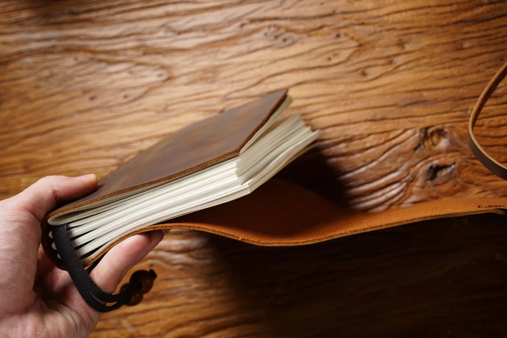 Handmade Loose-leaf Book Magic Diary Cowhide Retro Travel Notebook Thickened Sketchbook Notepad to Send Friends Birthday Gifts