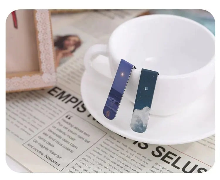 2Pcs Magnetic Bookmark Beautiful Scenery Clouds Simple Literary Pattern Bookmark Reading Tool School Office Supplies Accessory